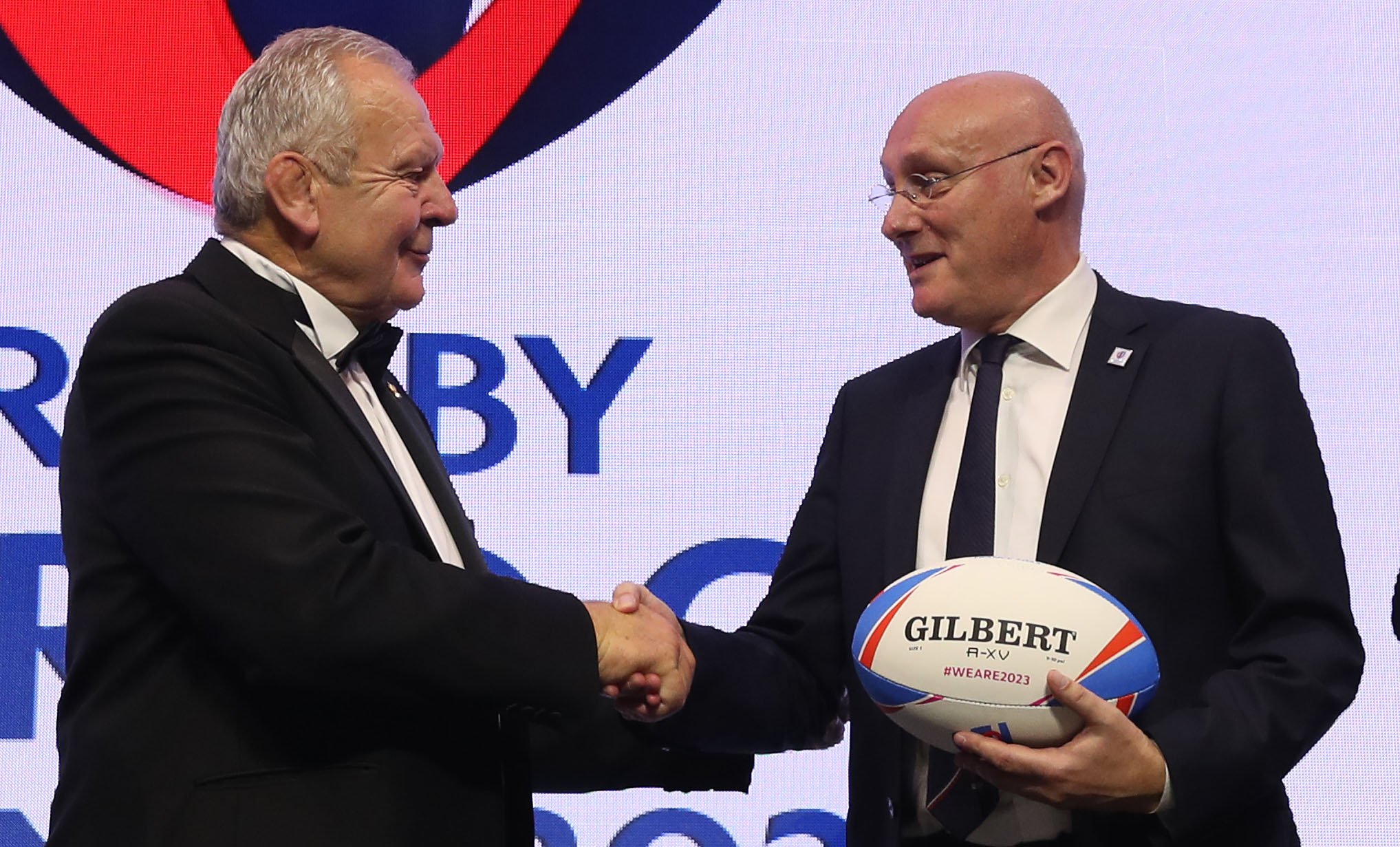 Bill Beaumont rieletto presidente di World Rugby
